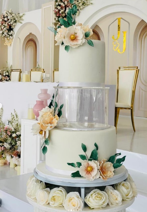 Floral 3-tier wedding cake